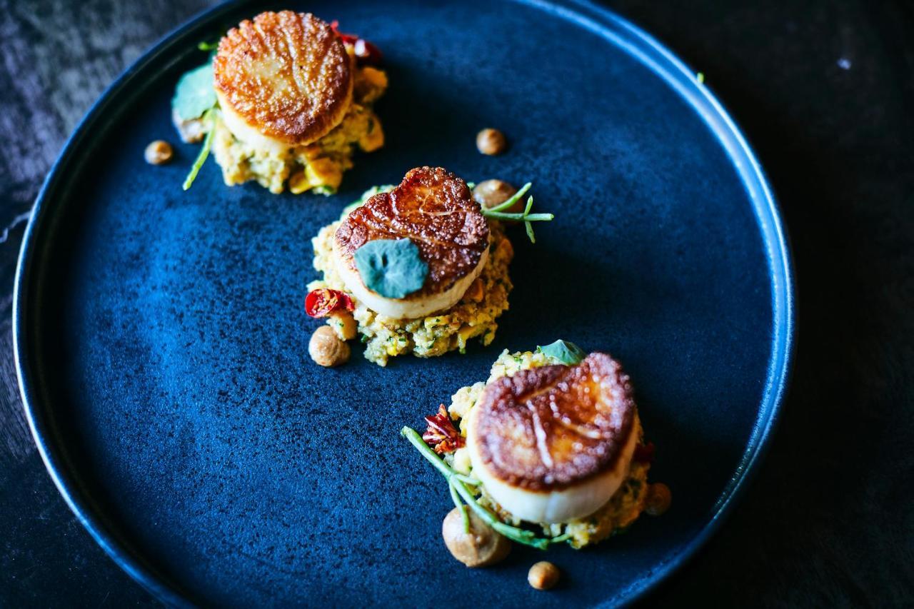 Abesq Doha Hotel And Residences, An Ihg Hotel Exteriér fotografie Scallops