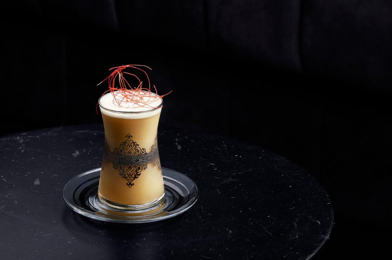Abesq Doha Hotel And Residences, An Ihg Hotel Exteriér fotografie A glass of eggnog