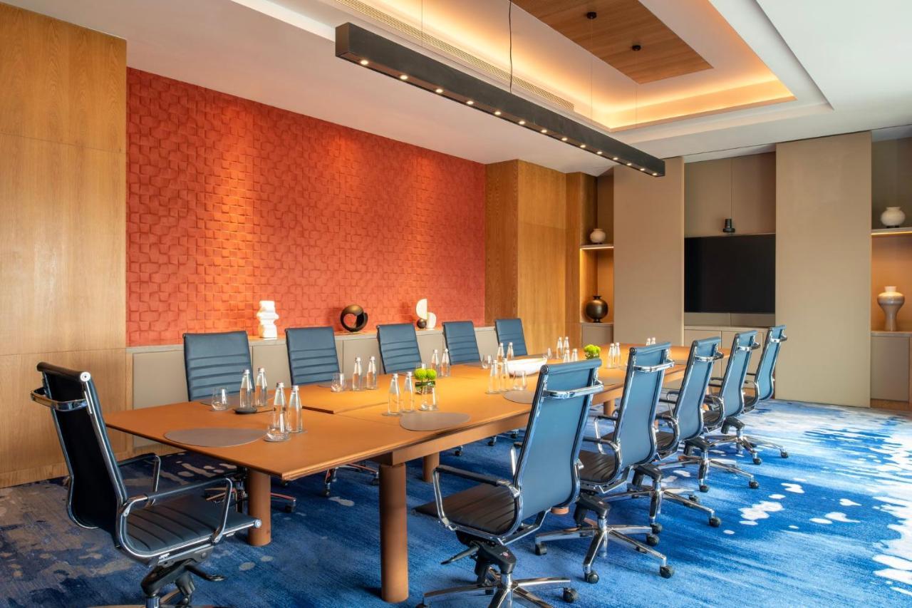 Abesq Doha Hotel And Residences, An Ihg Hotel Exteriér fotografie Meeting room