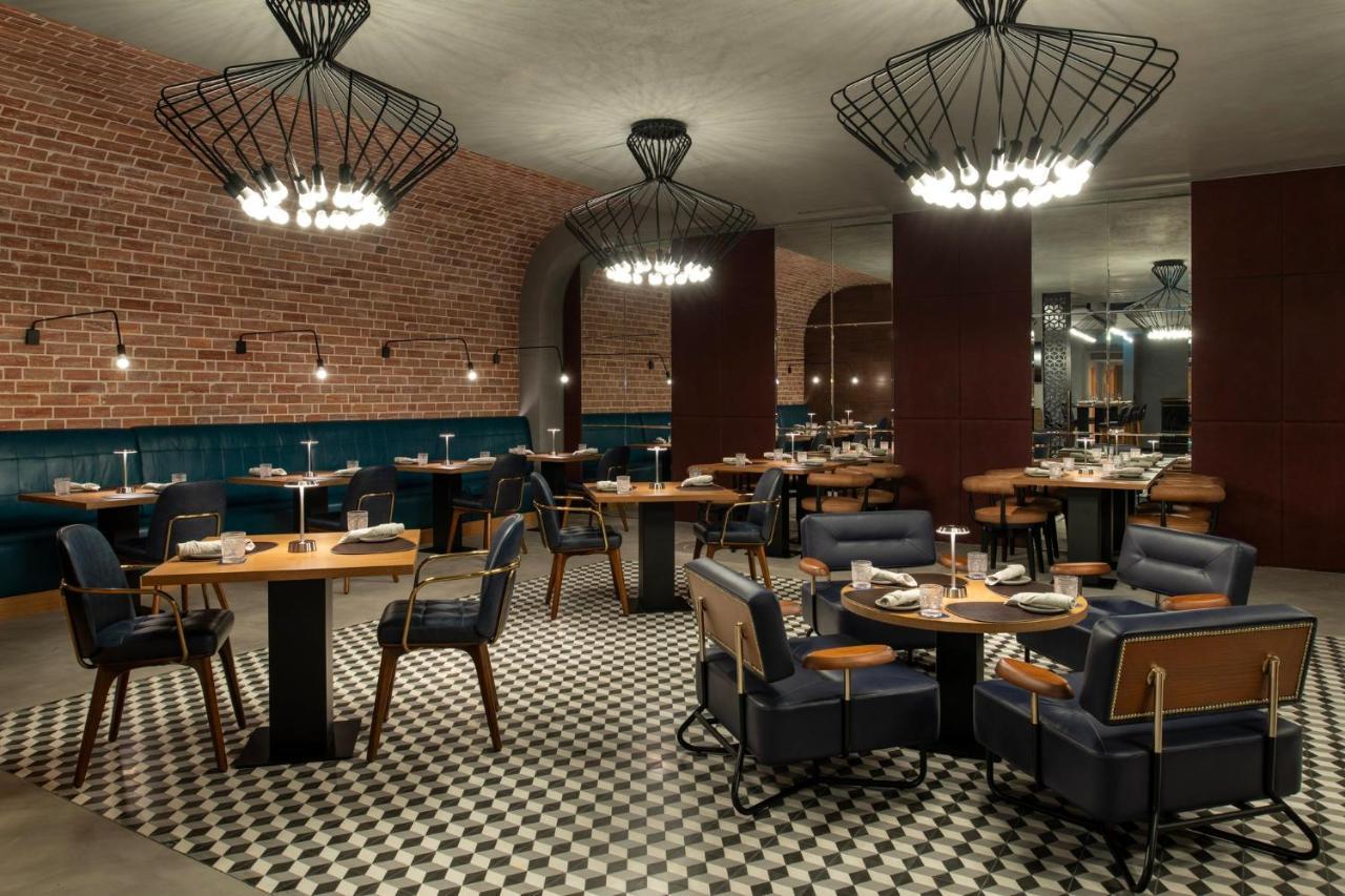 Abesq Doha Hotel And Residences, An Ihg Hotel Exteriér fotografie The interior of the restaurant